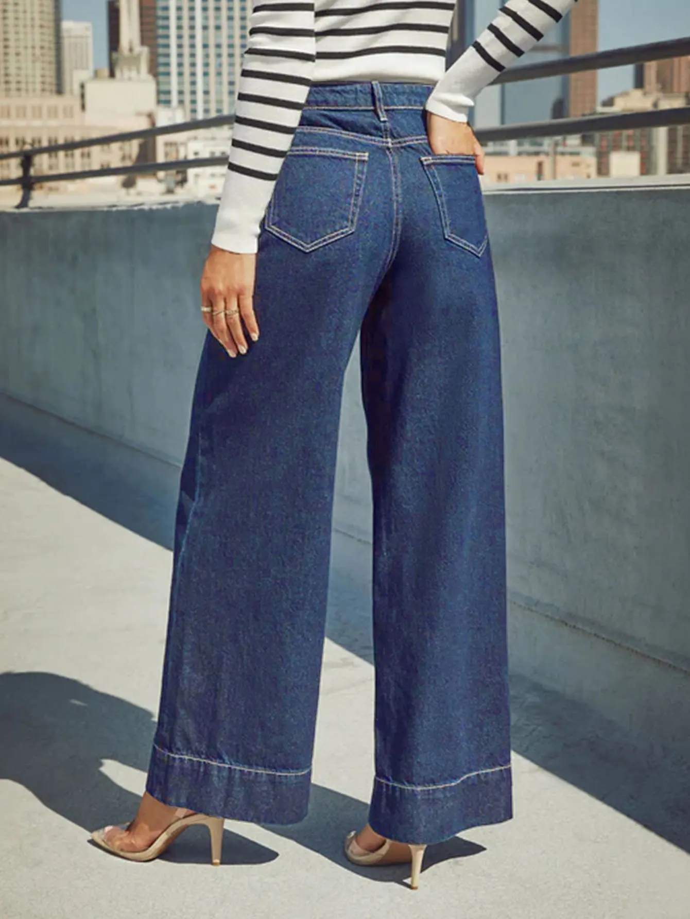 Jeans femininos clássicos azuis de cintura alta com pernas largas – jeans elásticos com botão, macios e confortáveis, jeans de lavagem vintage de ajuste fino