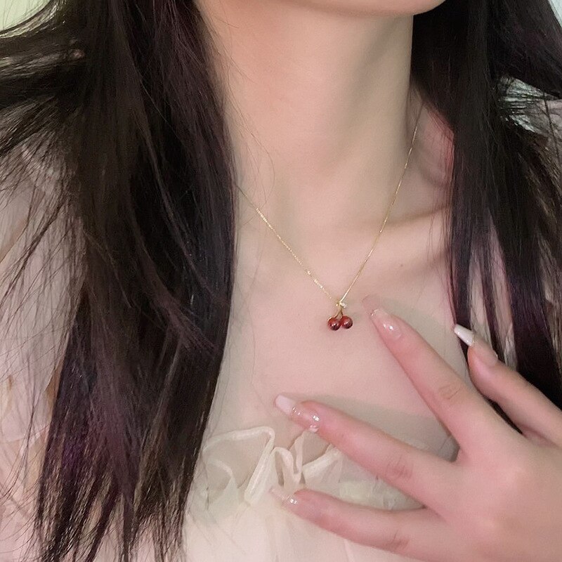 สร้อยคอจี้เชอร์รี่สีแดงไวน์เล็กๆสำหรับแฟชั่นสำหรับผู้หญิงสร้อยคอผลไม้สีทองเครื่องประดับงานเลี้ยง kado ulang tahun