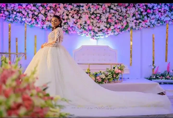 Anpassen Langarm Ballkleid Brautkleider Kathedrale Schwanz Afrikanische Mädchen Perlen Spitze Brautkleider Vestido De Noiva