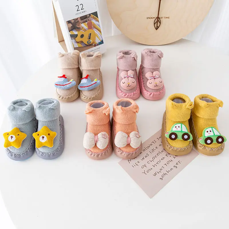 Calcetines con suelas de goma para niños pequeños, zapatos de primeros pasos, zapatillas gruesas de felpa cálidas, Invierno