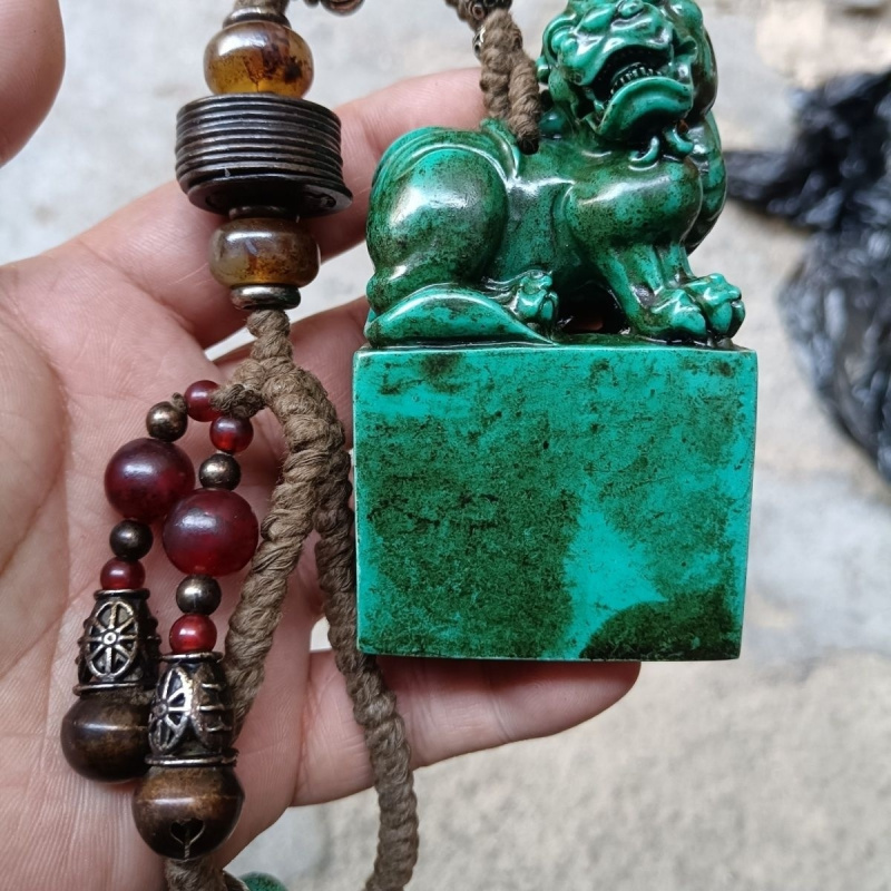 Antique Collection Natural High Porcelain Turquoise Seal Handheld Piece,The patina is rich and the appearance is intact,Real Sho