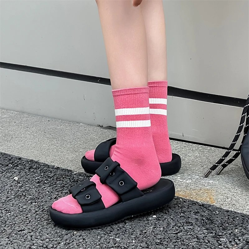Frauen Socken Japanische Mode Herbst Neue Neuheit Candy Farbe Sport Crew Socken Für Mädchen Adrette Gestreiften Socken Casual