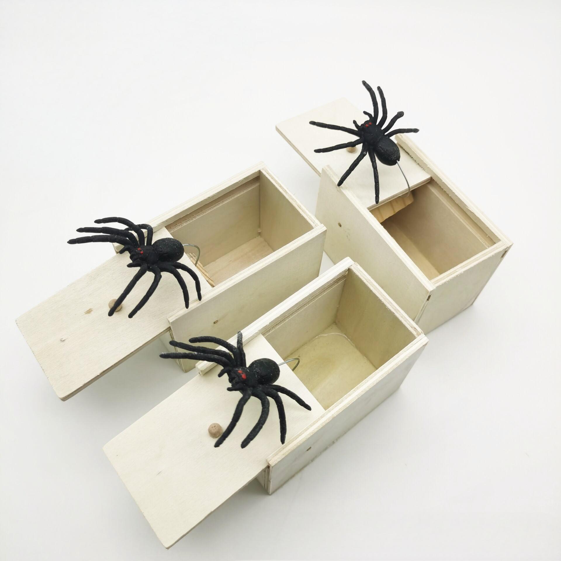 Tricky Toy Simulation Spider Wooden Box Spoof Insect Spider Box Creative Haunted House Horror Scene Layout Small Wooden Box