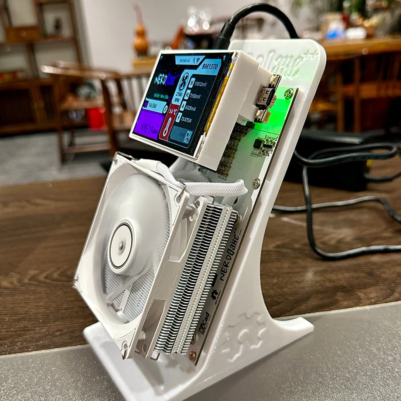 Bitaxe NerdQaxe++ 4.8TH/s BTC Solo miner pessoal blockchain criptomoeda miner Configure uma tela grande de 3,5 "e ventilador mudo
