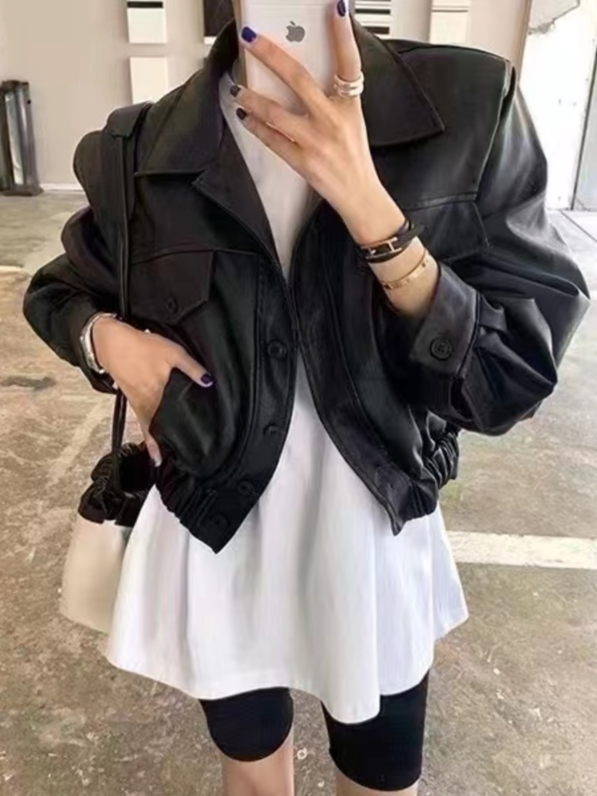 シックな秋冬ショート PU レザージャケットルーズフィット長袖ターンダウン襟ヴィンテージスタイリッシュな女性のカジュアルコート