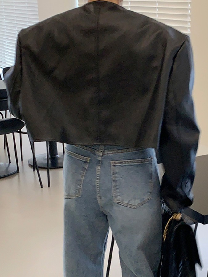 女性のレトロ PU レザージャケットショートスタイル春 2025 ファッションデザインセンセーションハイエンドの感触小型フレンドリーなコート