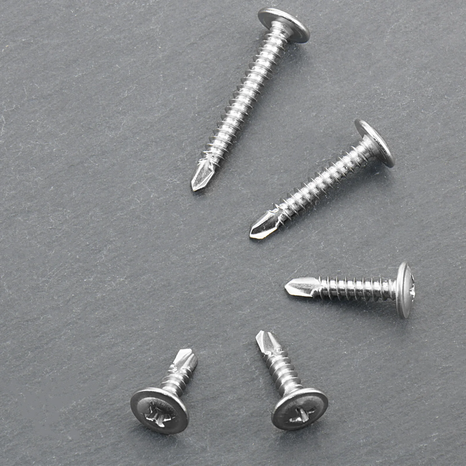 # 8 M4.2 selbstschneidende Schrauben – hochfester Trusskopf aus Edelstahl 410, für Blech