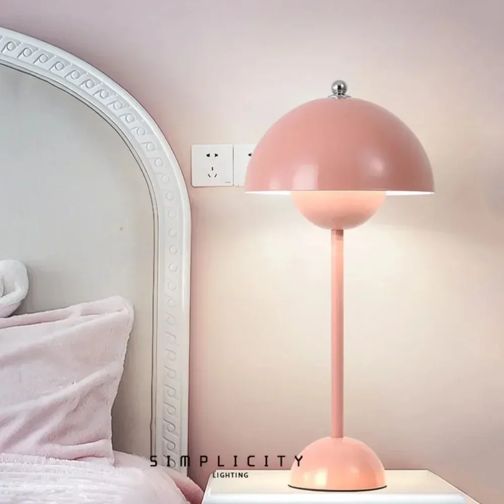 Lámpara de mesa de seta recargable por USB, accesorio de iluminación interior con ajuste de tres velocidades, lámpara de escritorio de brote de flores, decoración del Hoom, luz nocturna