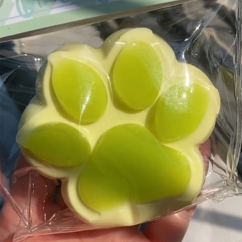 Juguete de silicona con textura suave y pegajosa para niños, juguete de descompresión con patas de gato de uva verde, rebote lento, Reduce el estrés, regalo