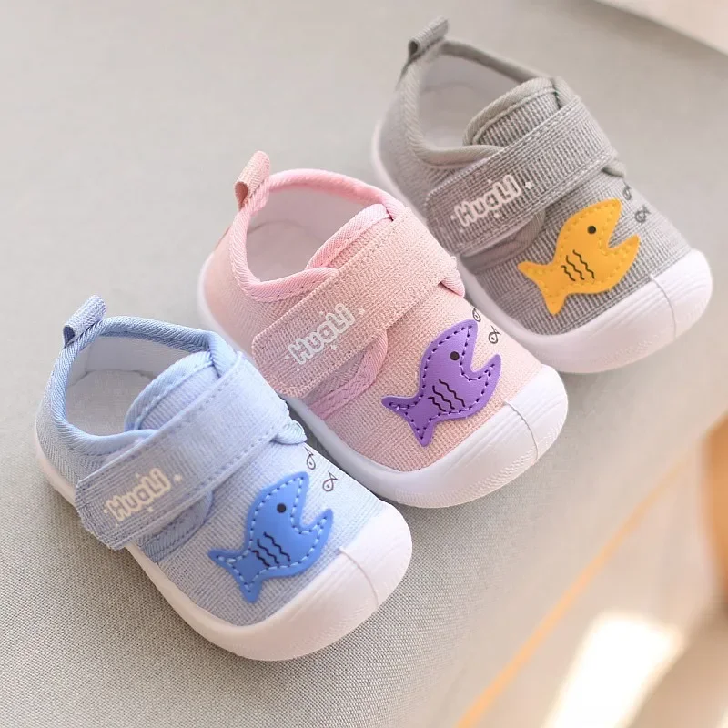 Baby-Mädchen-Jungen-Schuhe, erste Wanderer, Baumwolle, weich, für Neugeborene, quietschende Turnschuhe, niedliches Kleinkind, Treten, funktionelle kausale Slipper