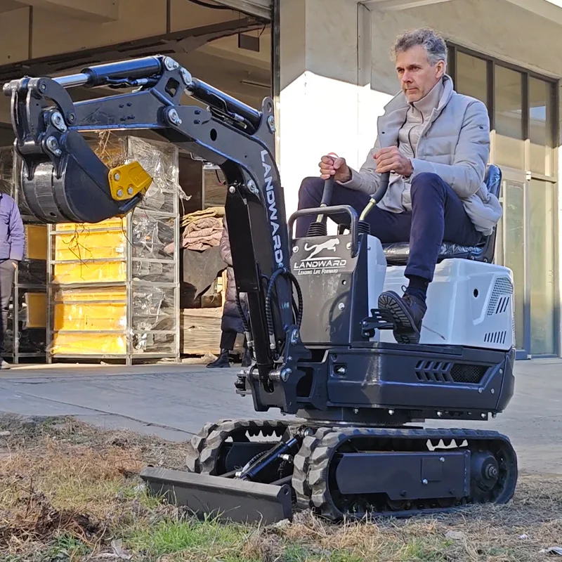 Envío gratis Mini excavadora de 0,6 toneladas herramientas 9,8 HP excavadora pequeña para el hogar XT06 Mini excavadora 600 kg con accesorios personalizados