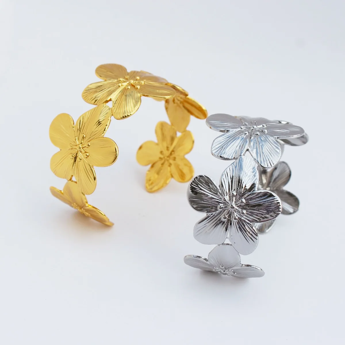 1PC Damen Mode Trendy Wasserdicht Edelstahl Blume Armband Schmuck Datum Reise Bankett Party Urlaub Dressing Geschenk