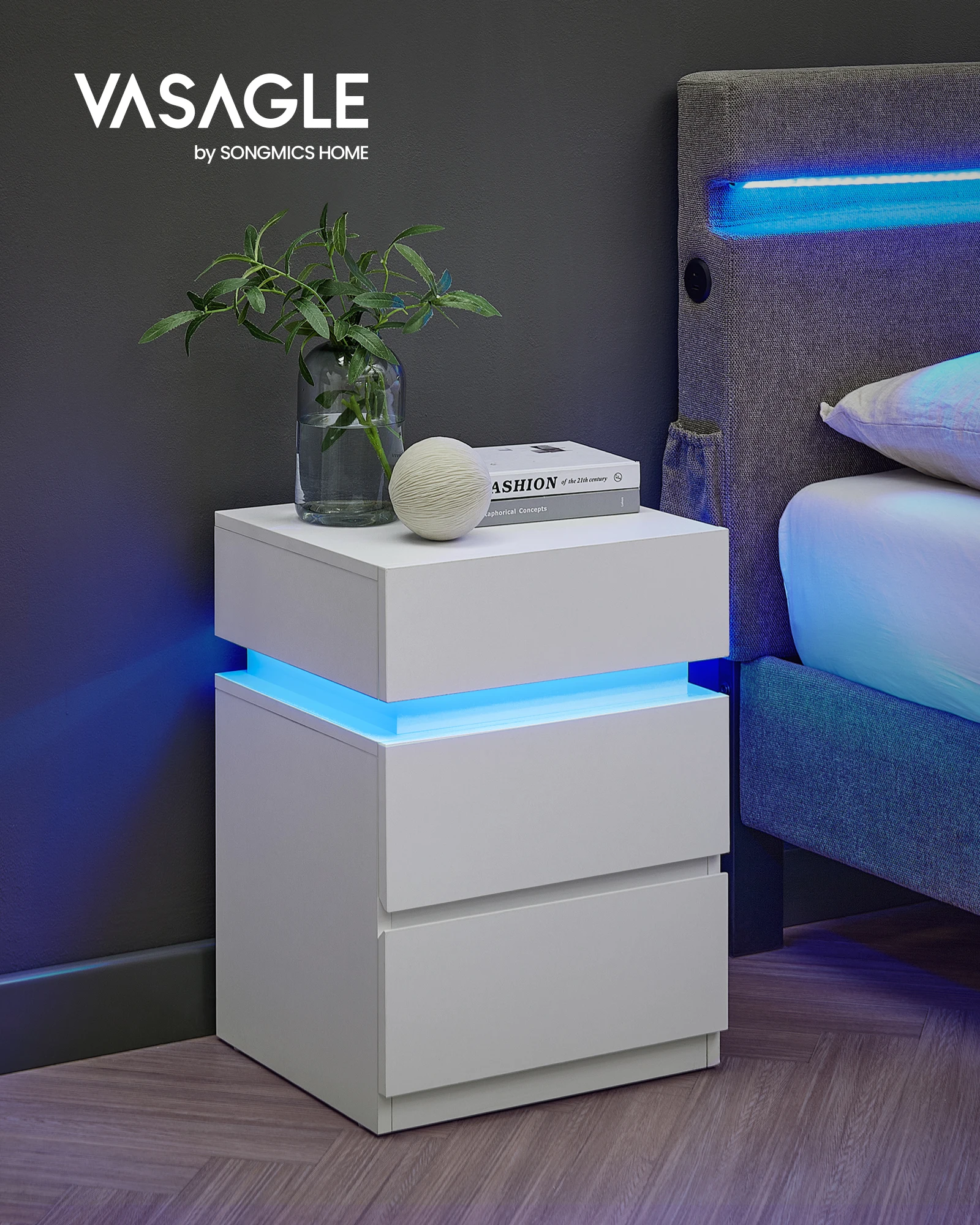VASAGLE Table de Chevet, avec Bande LED Multicolore Réglable, 3 Tiroirs, Table d’Appoint de Style Moderne, 35 x 40 x 55 cm