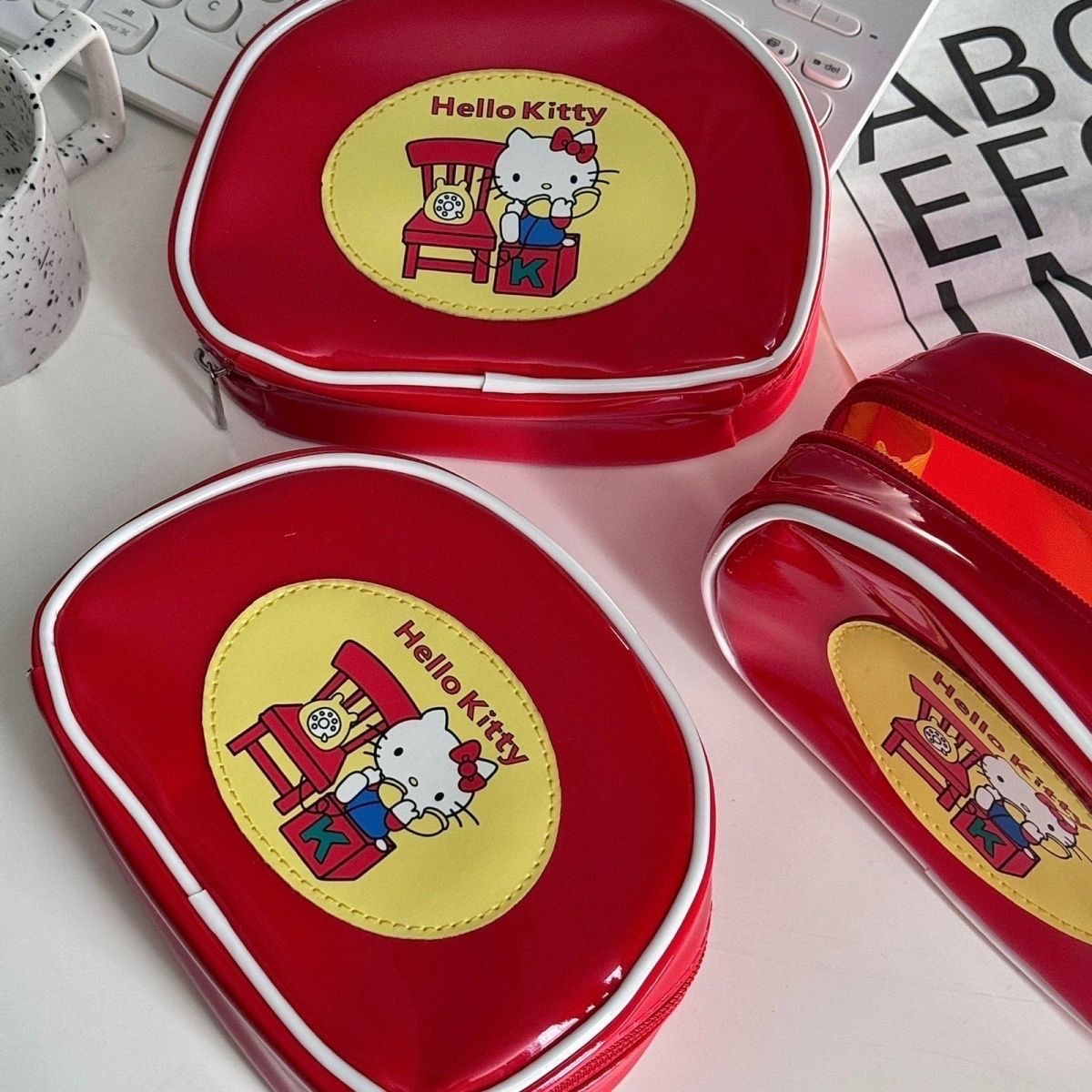 HelloKitty Mini kosmetyczka Przenośna, urocza torba podróżna Kitty o dużej pojemności