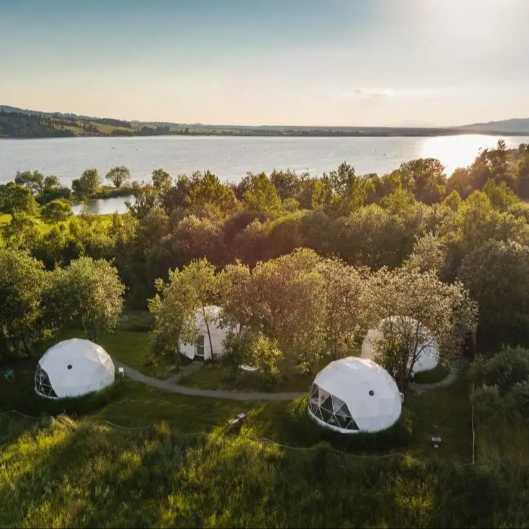 Geodesic Dome Luxury Hotel เต็นท์รีสอร์ทพักผ่อนวันหยุดกลางแจ้ง Glamping เต็นท์กลมโปร่งใส Starry Sky Manor เรือนกระจกเต็นท์