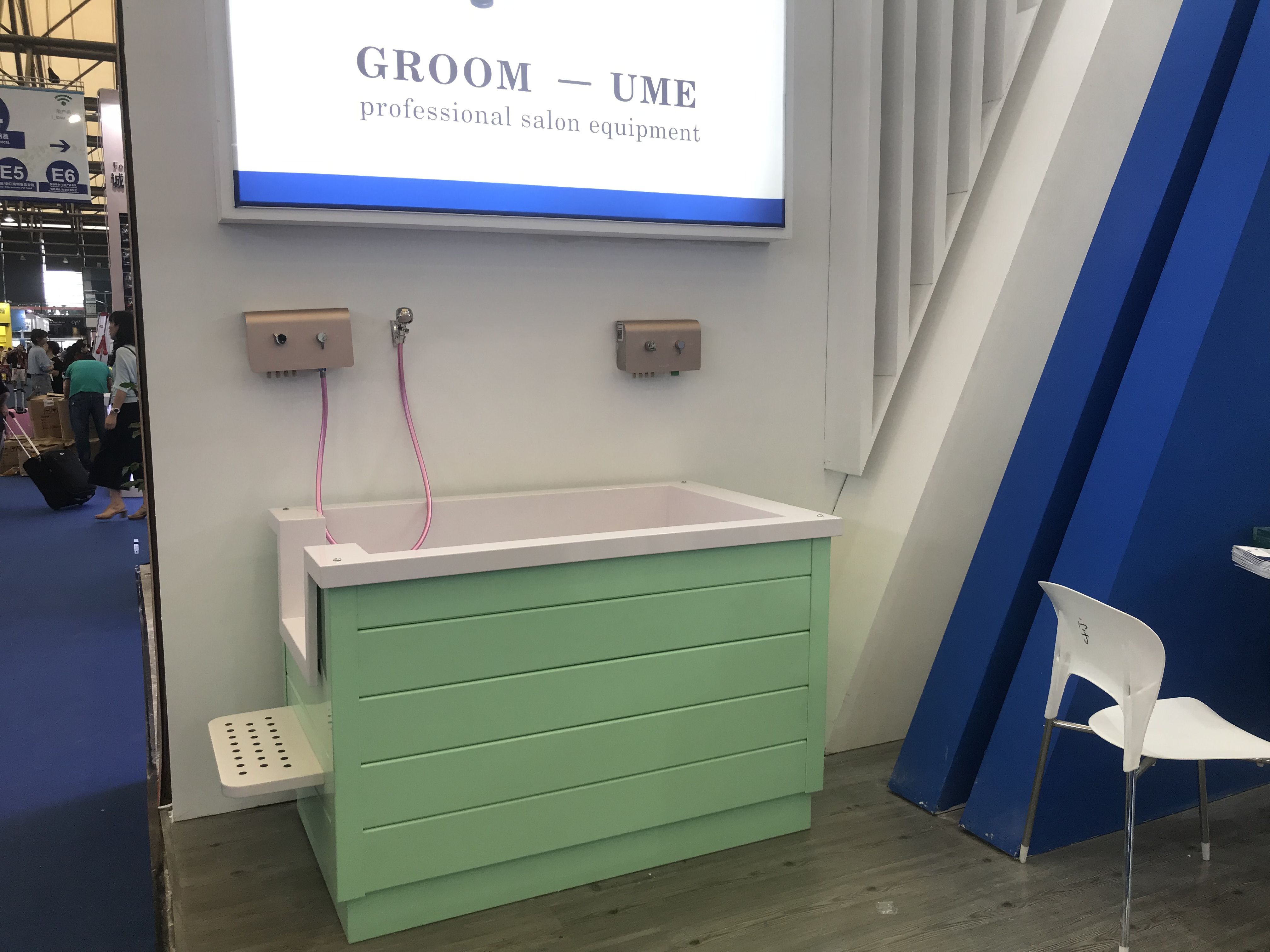 Dog pet washing station bathtub plastic grooming bath spa