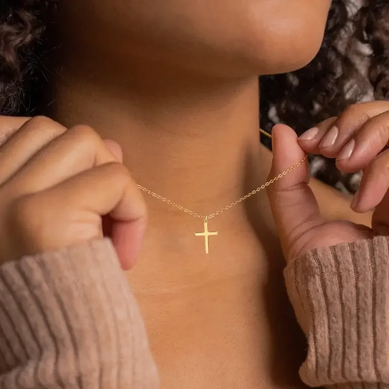 Damen-Kreuz-Halskette, 14 Karat vergoldet, exquisite Halskette mit kleinem Kreuzanhänger