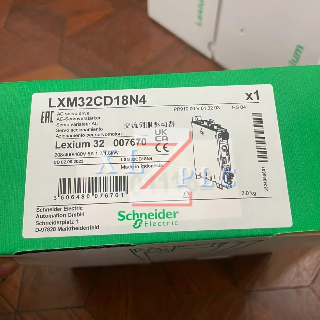 Сервопривод новый в наличии LXM28AU20M3X LXM32CD18N4