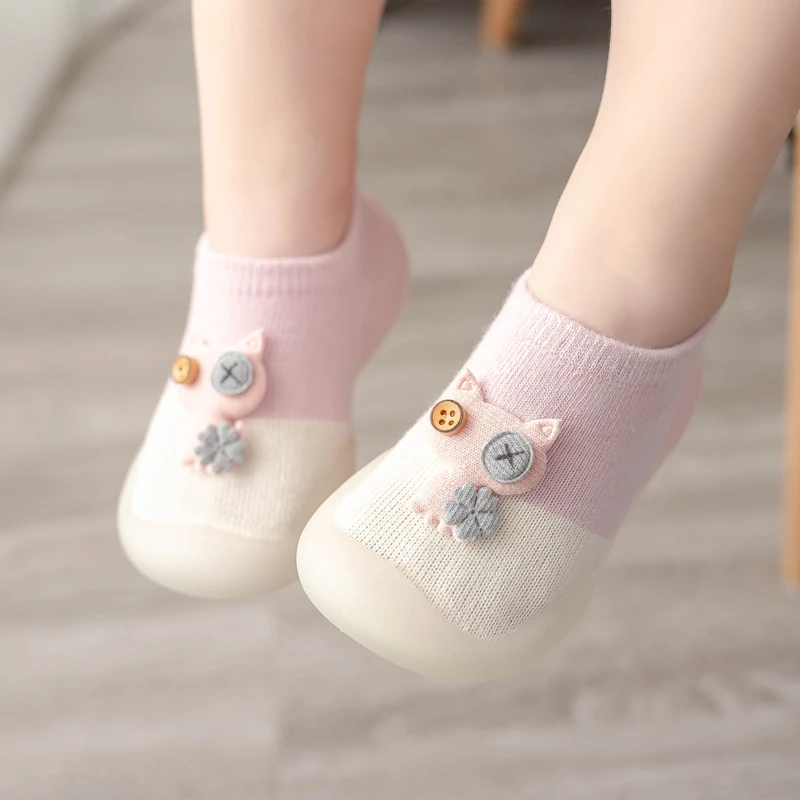 Babysocken-Schuhe für Frühling und Herbst, niedliche Katzen-Stil, Baumwoll-Bodenschuhe, weicher Boden, rutschfeste Lauflernschuhe für 0–3 Jahre