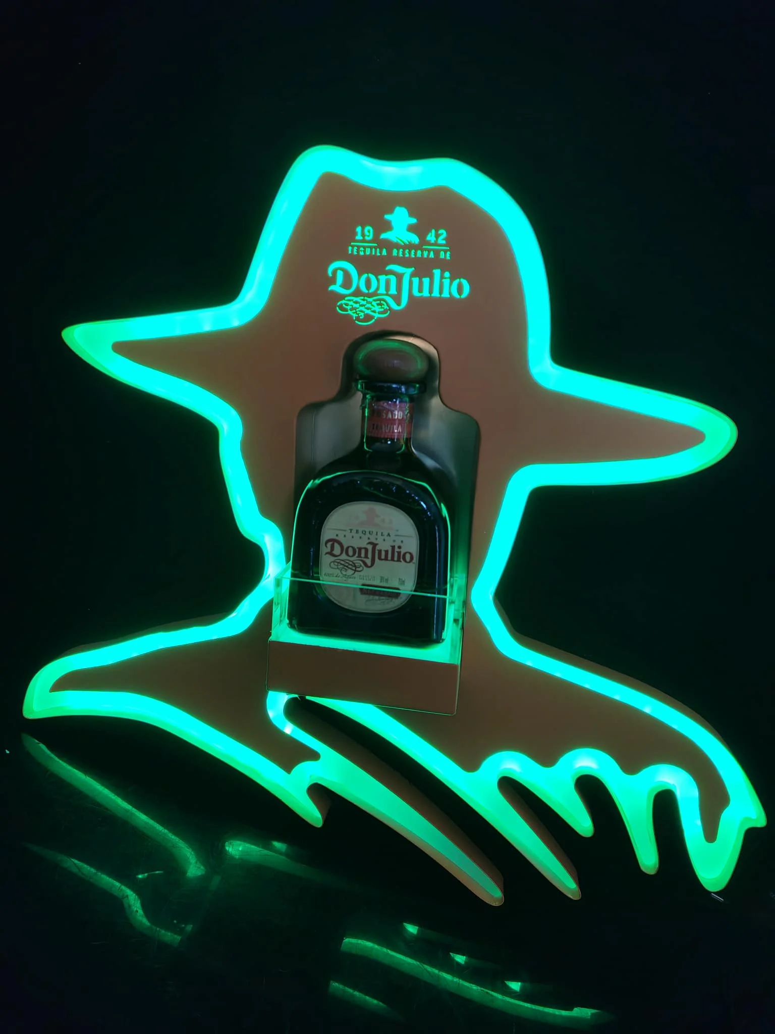 Gold DONJULIO Reposado Blanco 1942 Tequila Bottle Presenter Glow Champagne Wine Glorifier Display VIP Service for Nightclub