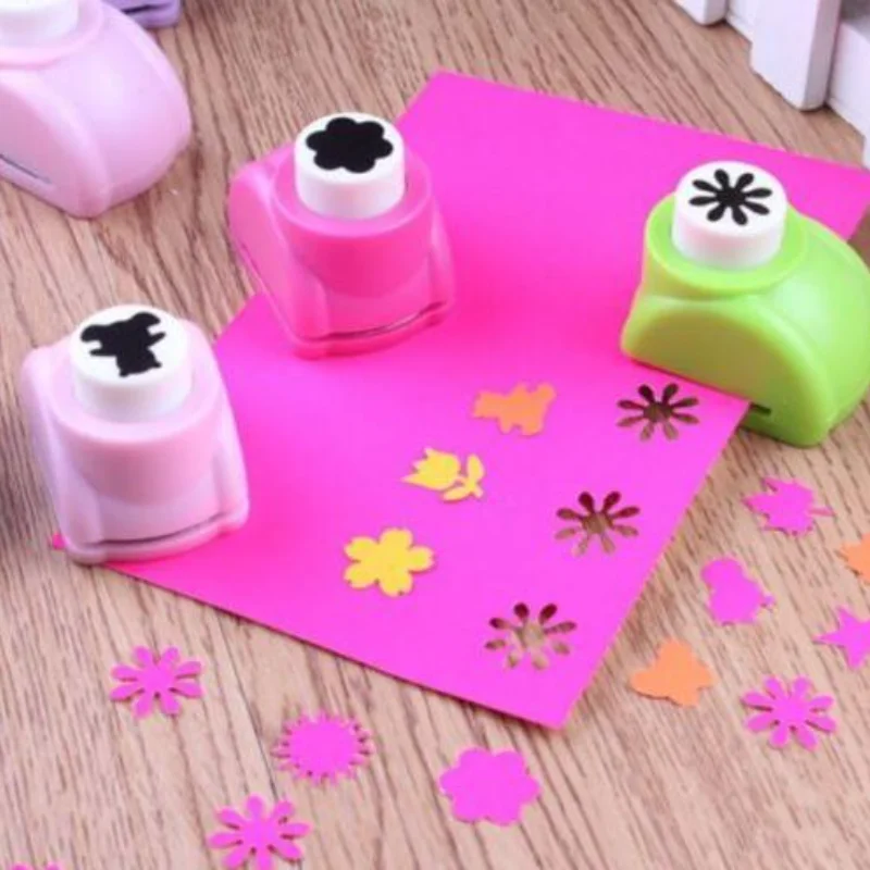 Sellos de juguetes para niños, materiales hechos a mano, pequeño dispositivo de repujado, producción de tarjetas para niños, dispositivo de perforación de flores, juguete DIY, 1 pieza