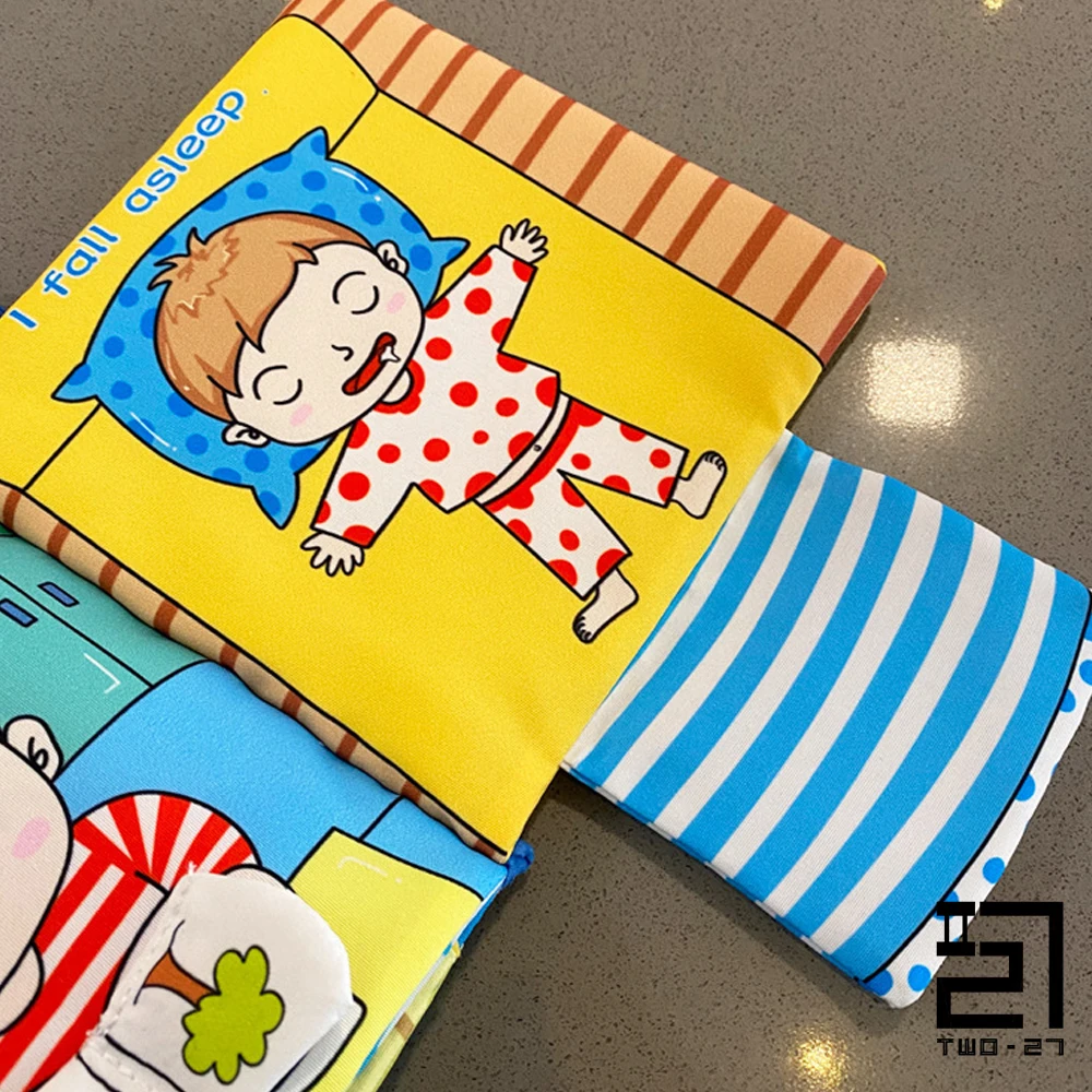 ファブリック モンテッソーリ クリンクルブック 描画とサウンド付き 子供用 新生児 0歳から12歳まで メッセス ブリンケドス 1歳 学習玩具