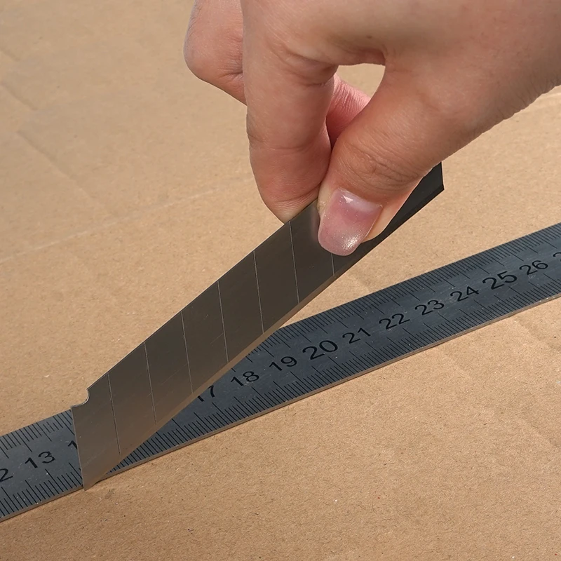 10 Stuks 9/18/25 Mm Utility Mes Blades SK5 Koolstofgelegeerd Staal Box Cutter Briefopener afbreekbare Vervanging Messen