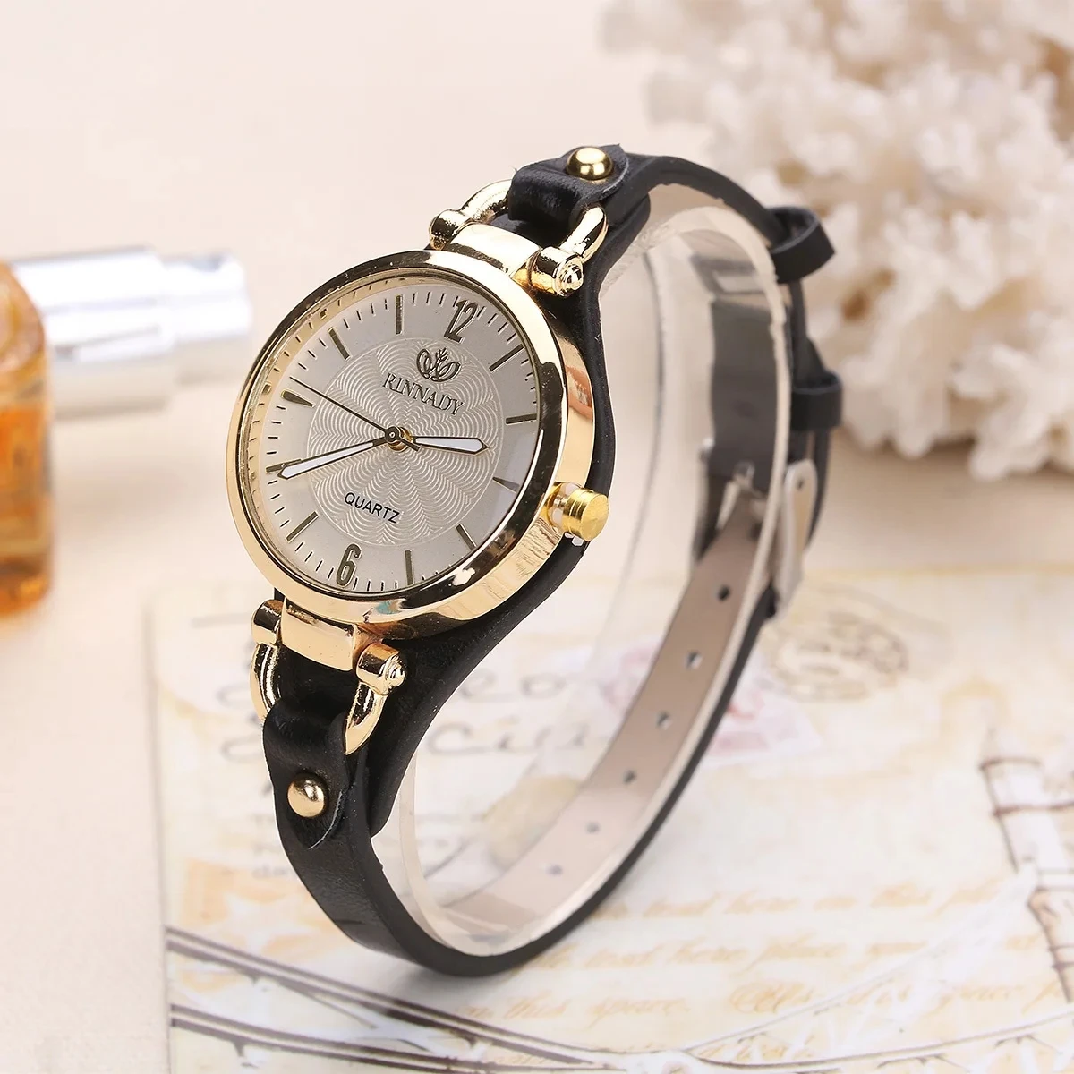 Relógio de quartzo luxuoso minimalista elegante feminino com mostrador de couro
