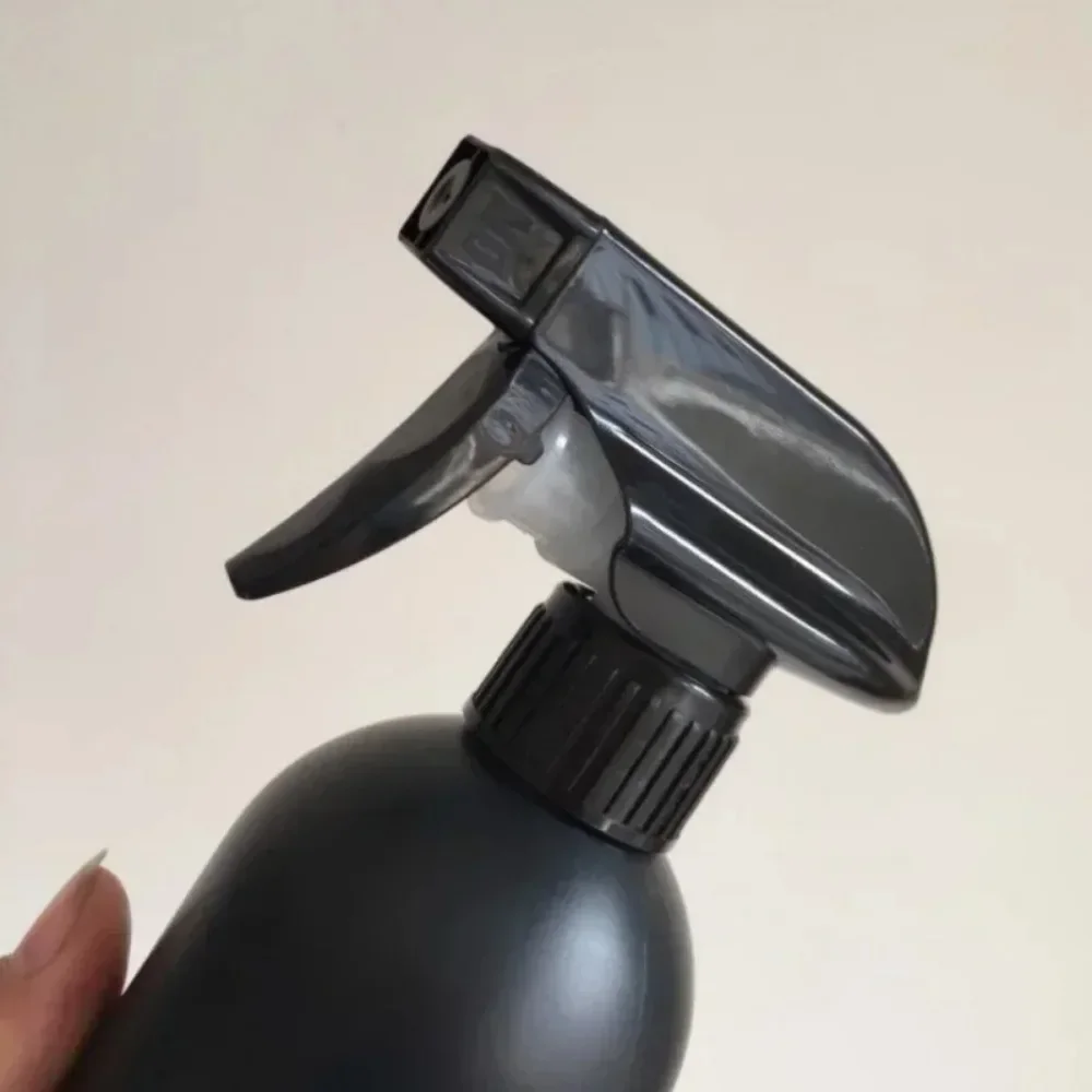 500ML Butelka z rozpylaczem mgły fryzjerskiej Butelki wielokrotnego napełniania Dozownik środka dezynfekującego alkohol Pusty atomizer Salon fryzjerski Rozpylacz wody