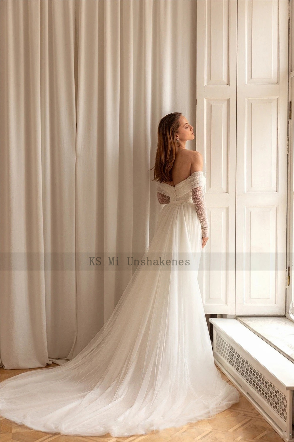 Abiti da sposa sexy a sirena glitterati Abito da sposa a maniche lunghe con strascico staccabile Abito da sposa aderente lucido personalizzato con spalle scoperte