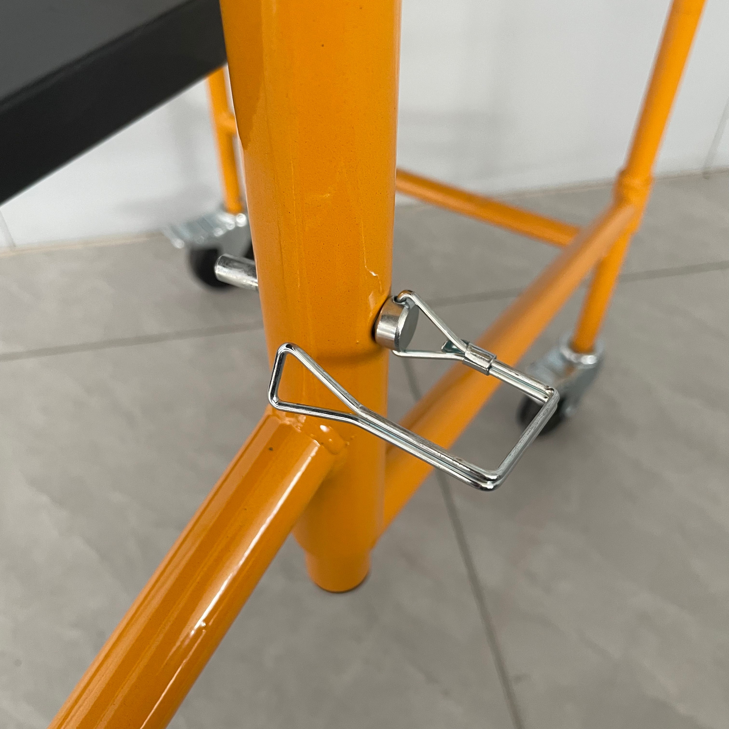 Small Universal Folding Scaffoldings Building and Construction Equipment for Materials Easy to Use and Portable