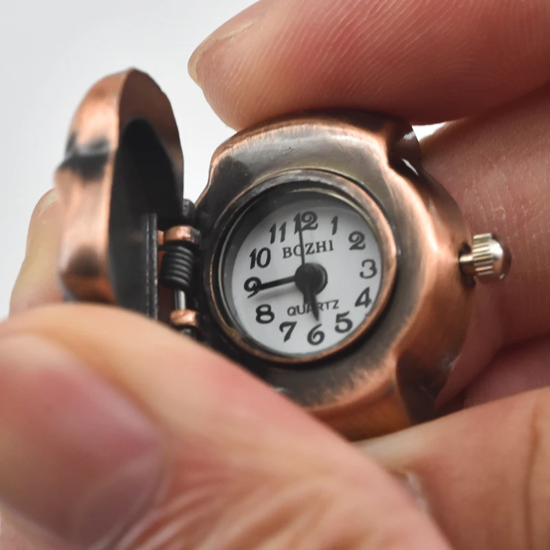 Unisex Quartz Ring Watch com Dial Circular, Crânio Único, Relógio Divertido Criativo, Presente de Natal Unisex, Vendendo