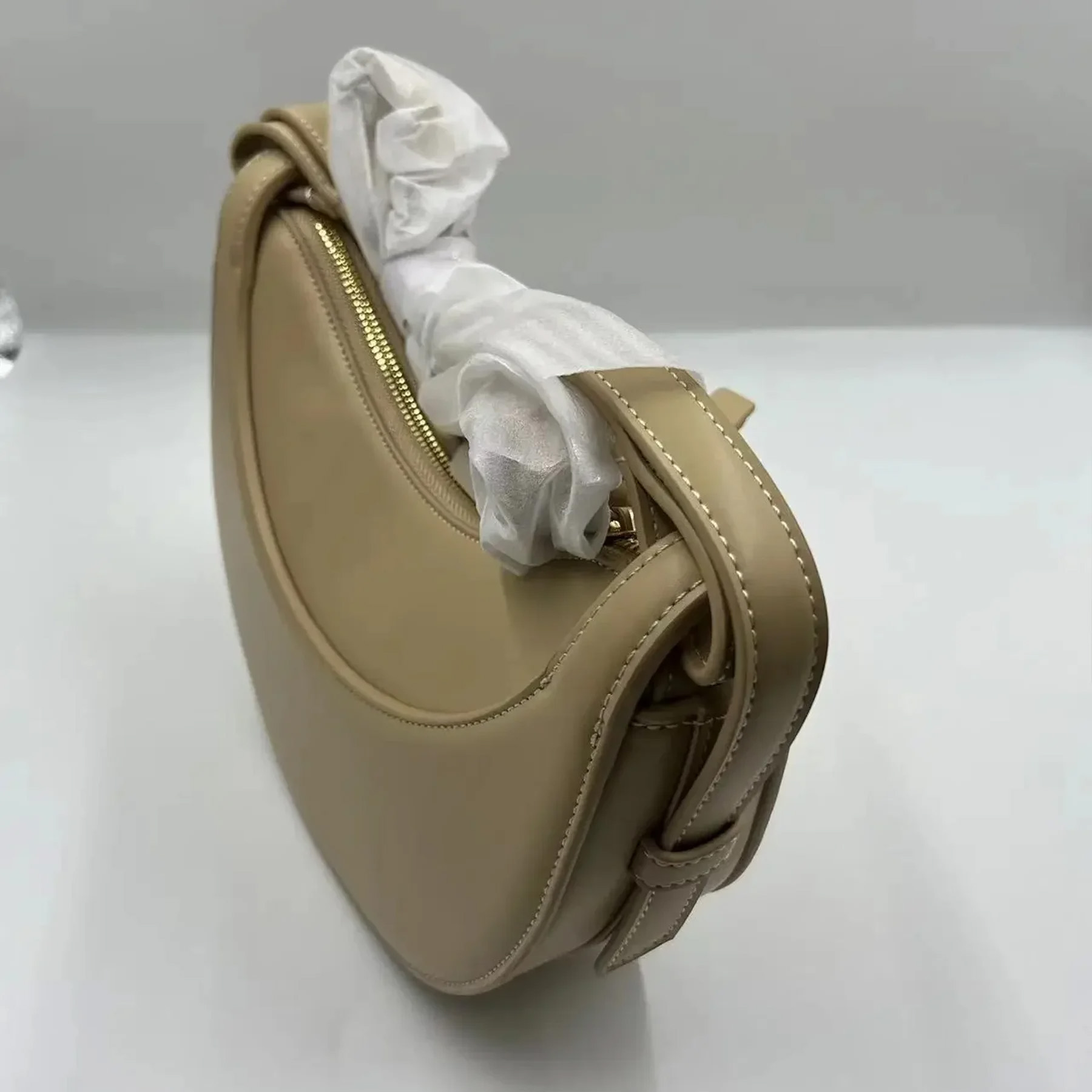 2025 nova bolsa crossbody feminina retro moda couro preto crescente saco design leve senhoras bolsa de ombro