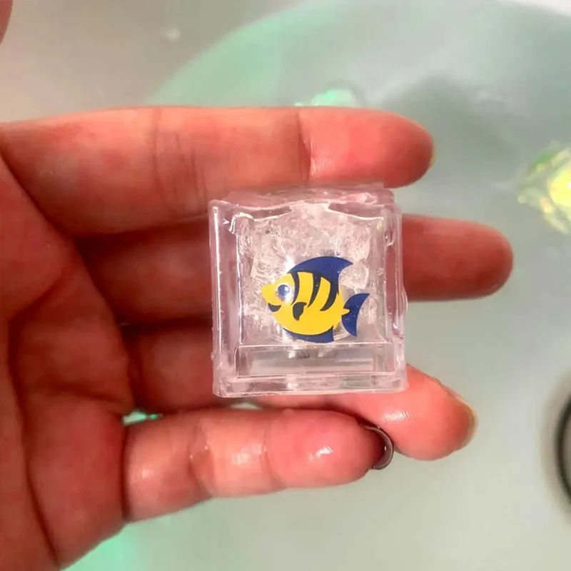 8PCS การ์ตูนสัตว์ทะเล Luminous ICE CUBE Bath ของเล่น LED สีสันสดใสของเล่น Touch Sensitive ของเล่นส่องสว่าง