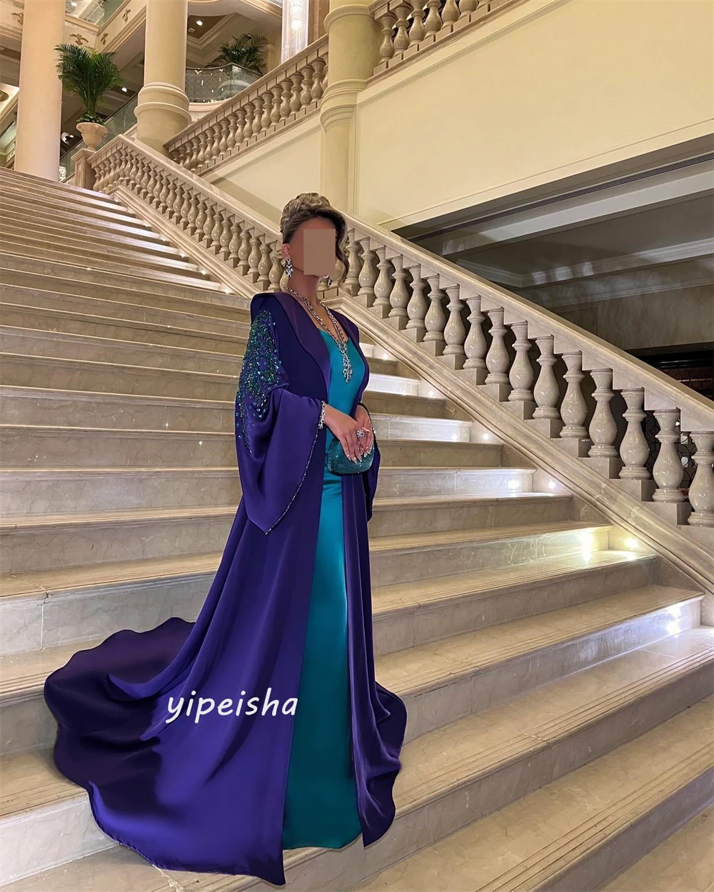 Maßgeschneidertes Jiayigongs-Kleid mit drapiertem Strandmantel und quadratischem Ausschnitt, maßgeschneidertes Anlasskleid, lang