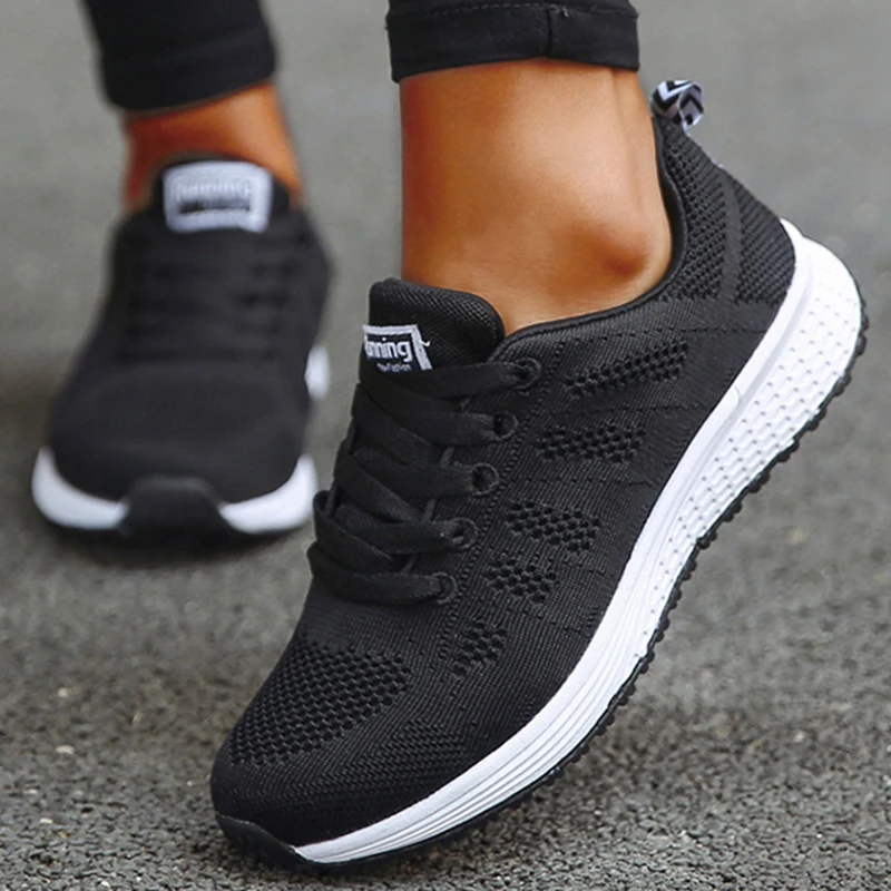 Neue Turnschuhe Für Frauen Atmungs Mode Trainer Plus Größe Frauen Turnschuhe Mesh Stoff Lace Up Frauen Schuhe Weibliche Schuhe