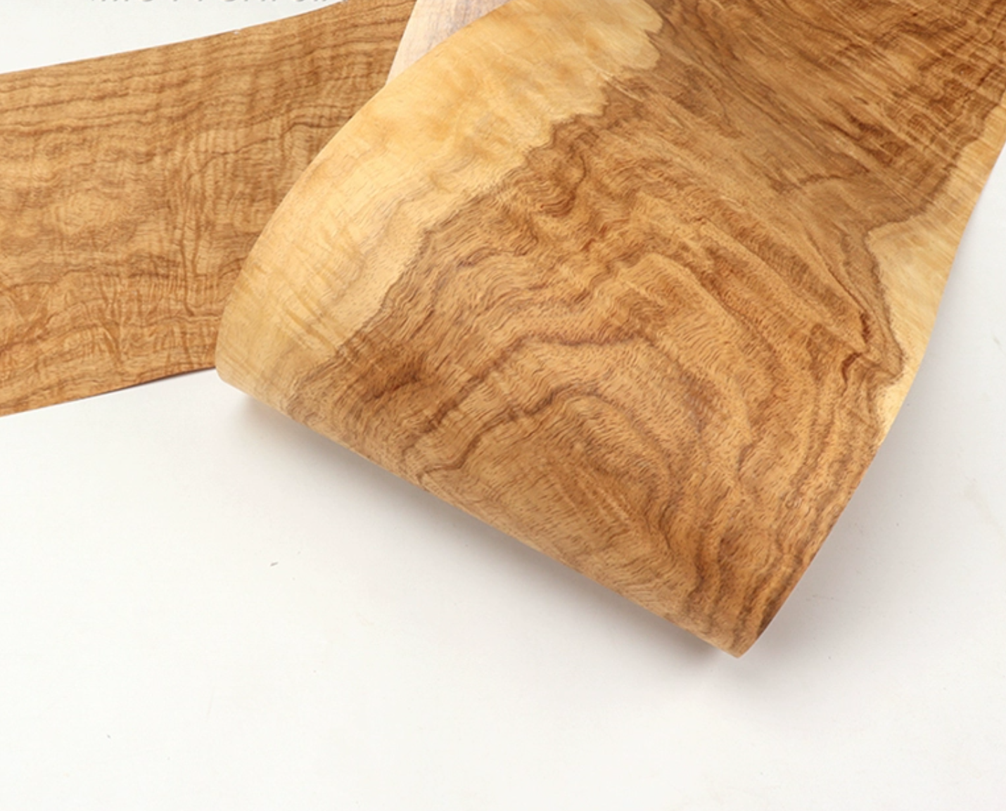 L:2.6 メートル幅:300 ミリメートル T:0.25 ミリメートルアフリカ白檀天然木ベニヤ木製品ベニヤ家庭用家具装飾