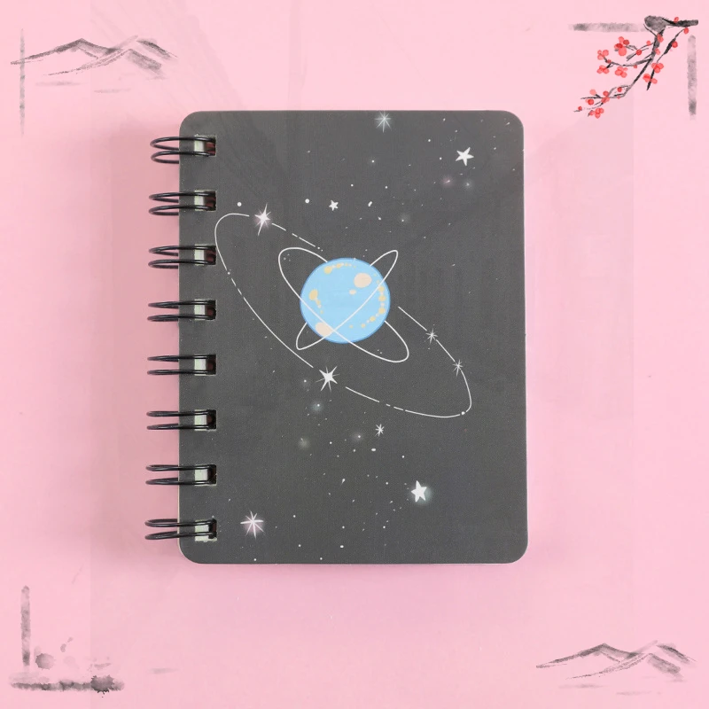 1 ชิ้น Planet Flip Coil Book นักเรียนแบบพกพากระเป๋าโน้ตบุ๊ค Mini Notebook A7 Mini Notes อุปกรณ์โรงเรียนสํานักงานเครื่องเขียน
