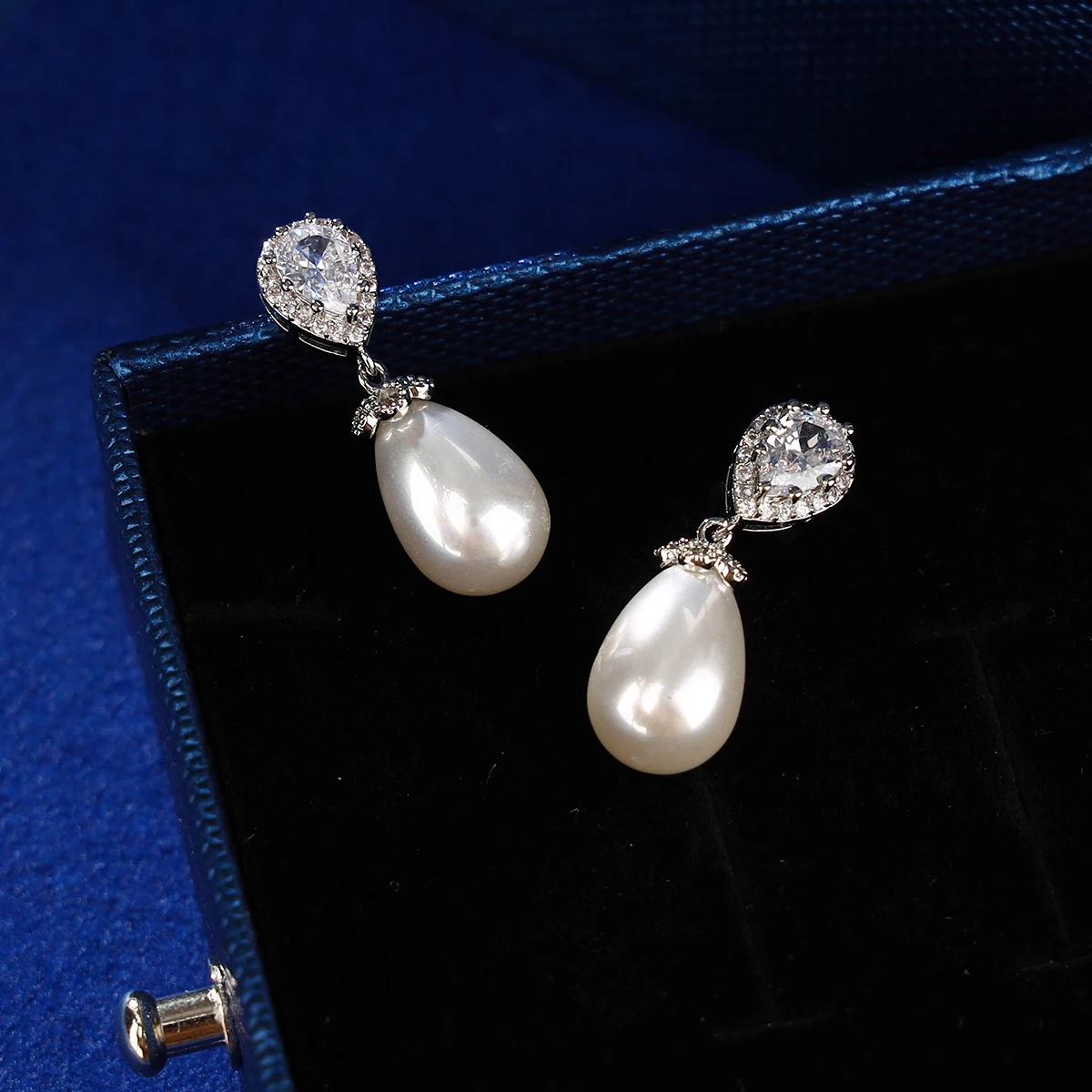 สุภาพสตรีCubic Zirconia Pearlจี้ต่างหู,เพื่อนเจ้าสาวเจ้าสาวTeardrop Leaf Rhinestoneงานแต่งงานเจ้าสาวต่างหูเครื่องประดับพรหม