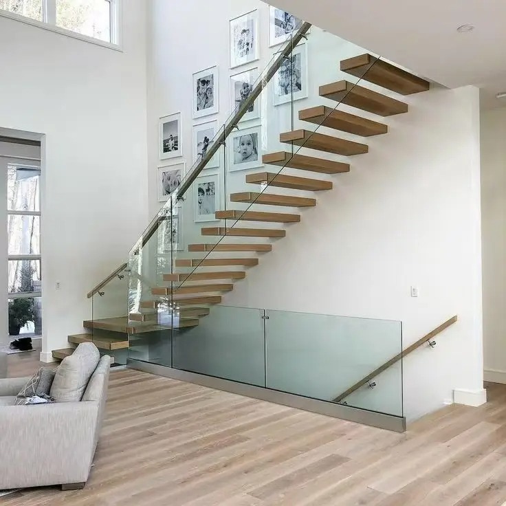 Сборная современная внутренняя металлическая лестница, индивидуальная моно-стрингерная прямая лестница со стеклянными перилами