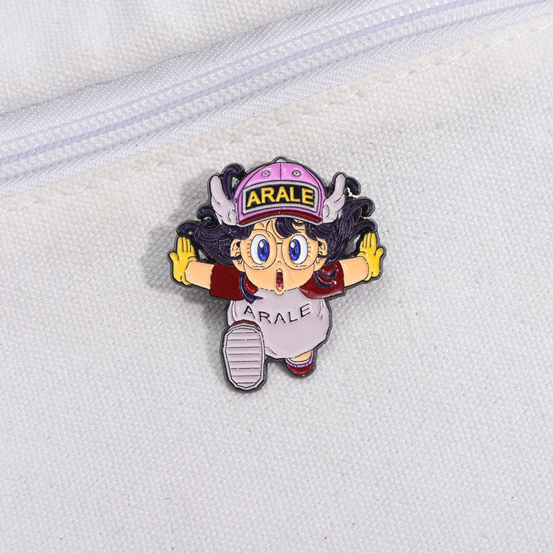 การ์ตูน Dr. Slump Arale Badge เข็มกลัด Pins อะนิเมะ Little Android สาว Arale รูปร่างเคลือบ Pin น่ารักคอสเพลย์ของขวัญกระเป๋าเป้สะพายหลังอุปกรณ์เสริม
