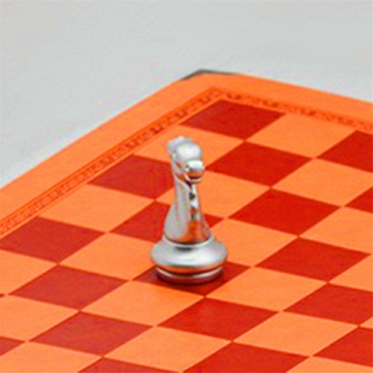 BAAU 33 センチメートルレザーチェス盤ユニークなデザインポータブルボードゲームアクセサリーメタルコーナーガードレッド