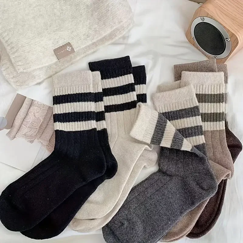 5 pares de calcetines para mujer, incluidos calcetines a media pantorrilla, calcetines estilo bosque a rayas, calcetines largos de estilo japonés Retro para las cuatro estaciones