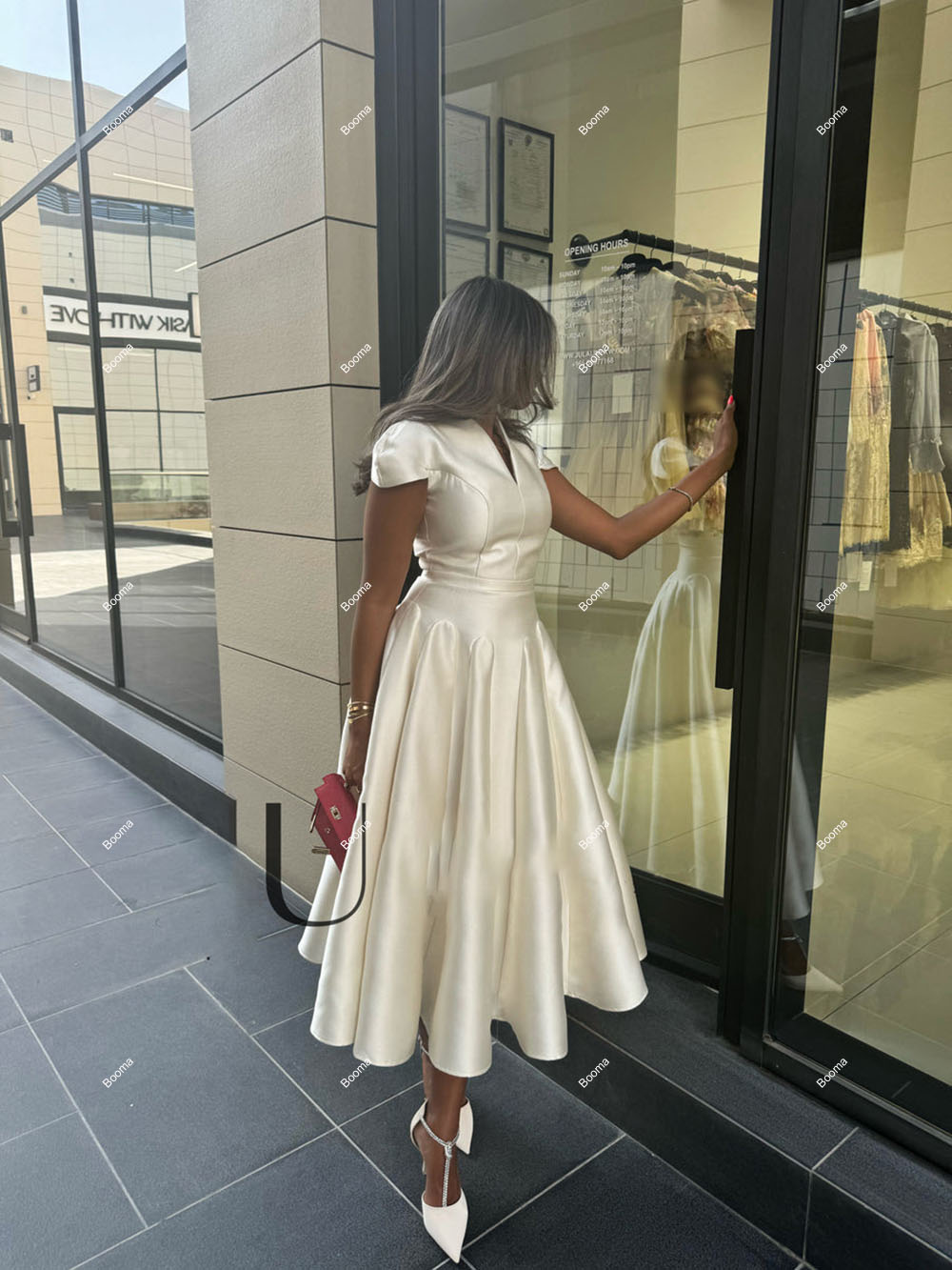 Booma Einfache A-Linie Kurze Ballkleider V-Ausschnitt Satin Damen Abendkleider Teelang Party Ballkleider Maßgeschneidert