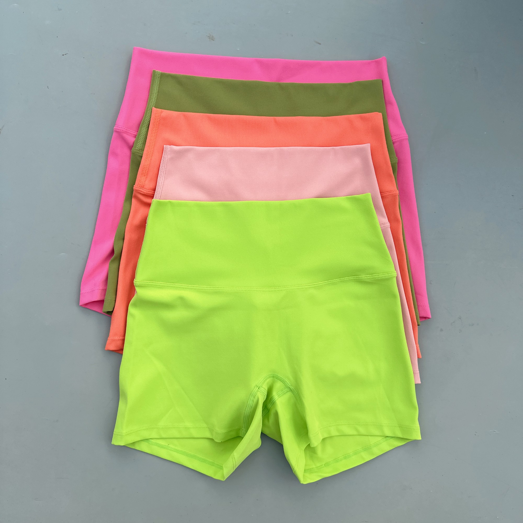 สีทึบผู้หญิงฟิตเนสกีฬาสั้นเอวสูงโยคะสั้น Legging Squatting PROOF การฝึกอบรมที่ครอบคลุม Jog กีฬา