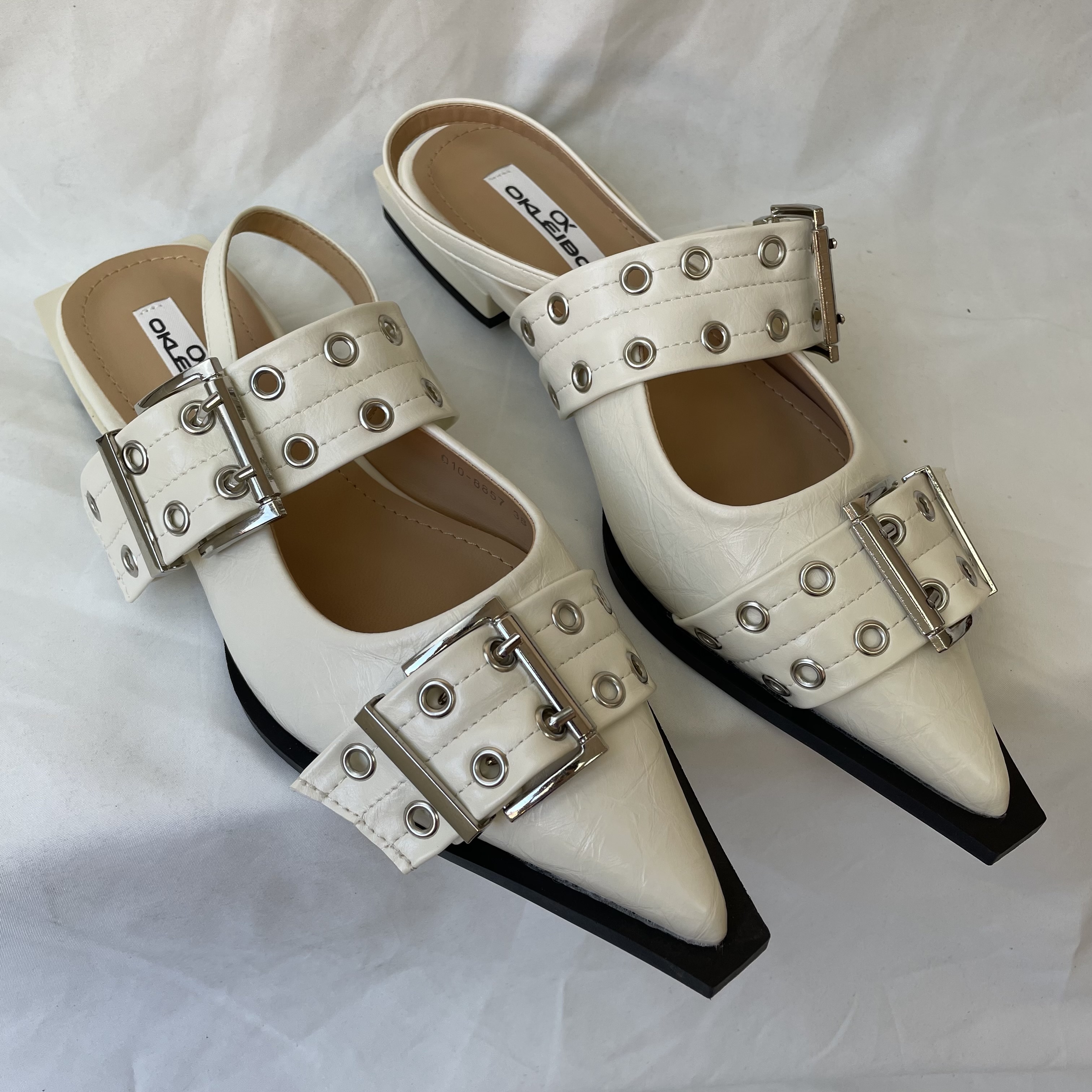 ใหม่ผู้หญิงรองเท้าแตะรองเท้าชี้Toe 2025 ฤดูใบไม้ผลิแฟชั่นตื้นรองเท้ารองเท้าหนังสุภาพสตรีรองเท้าแตะรองเท้าขนาดใหญ่