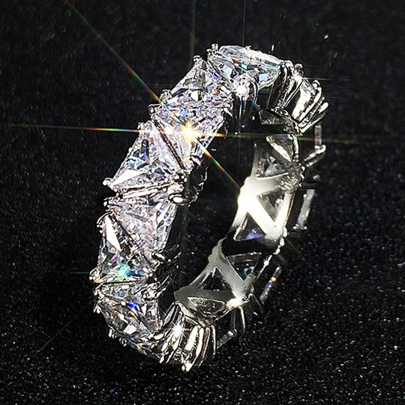 Lujoso anillo de plata de ley 925, anillo de circón Triangular con cristal de circón Aaa, regalo de joyería de compromiso para mujer