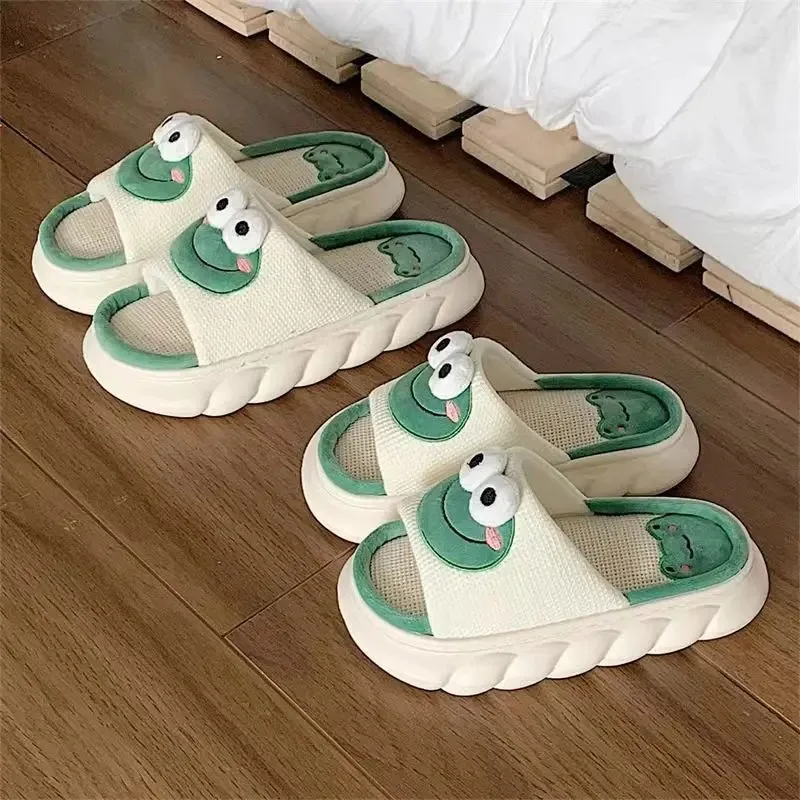 Pantoufles d'intérieur chaudes d'hiver pour femmes, pantoufles confortables à semelle douce et épaisse en lin grenouille, pantoufles antidérapantes pour couples