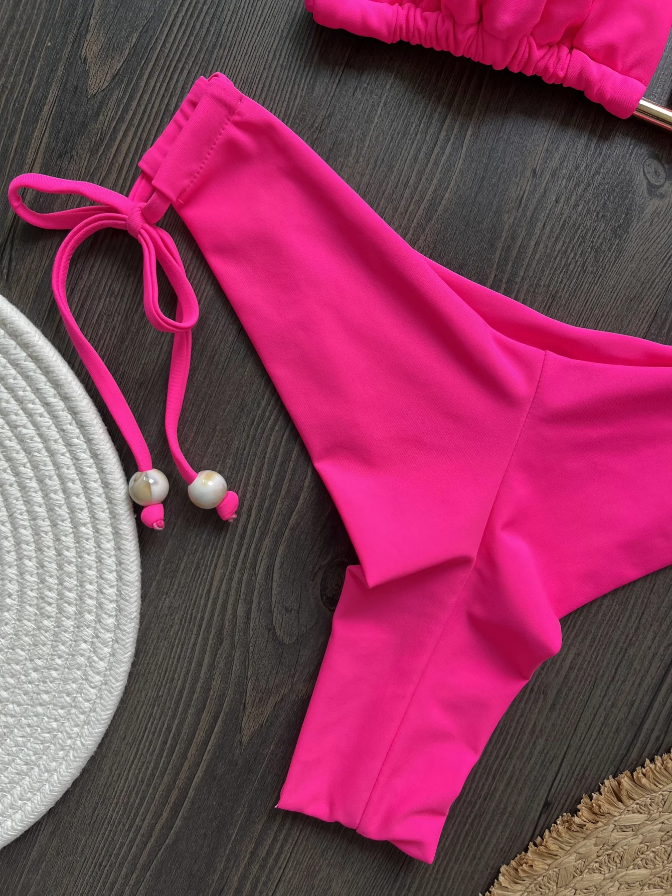 2025 nouveau Triangle Sexy maillot de bain pour femmes Bikinis brésiliens licou maillots de bain Push Up maillot de bain chaîne en métal plage Bikini ensemble