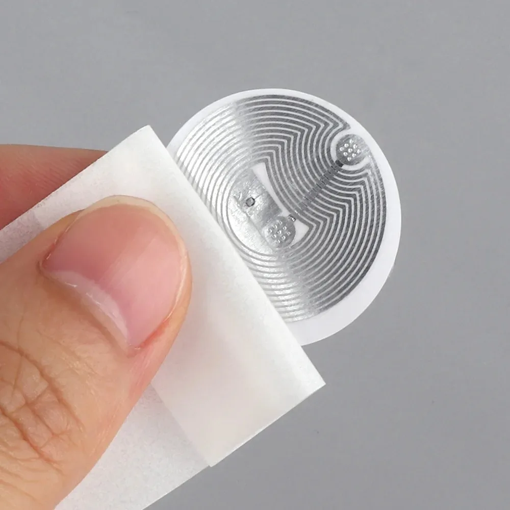 50pcs 30pcs 10pcs Ntag213 Ntag215 NFC 태그 NFC 스티커 13.56 MHZ 540 바이트 RFID NFC 태그 스티커 NFC 전화 용 접착 라벨